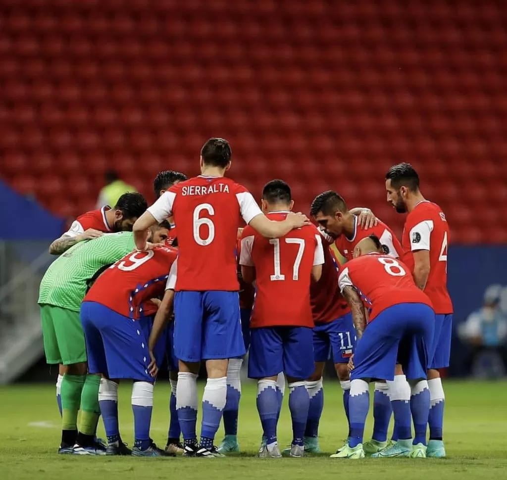 Paraguay se impone ante Chile 2-0 y queda segundo en el grupo