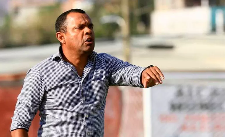 Raúl Cáceres a un paso de ser el técnico de Lobos