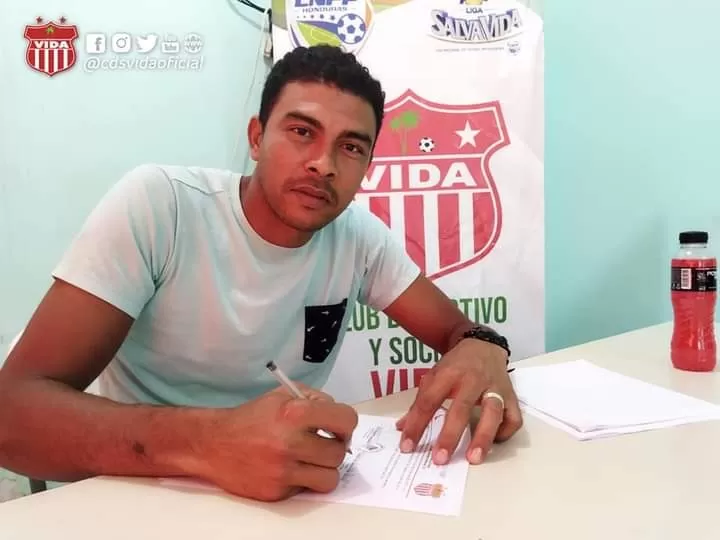 Sergio Peña reforzará mediocampo del Vida en el Apertura 2021