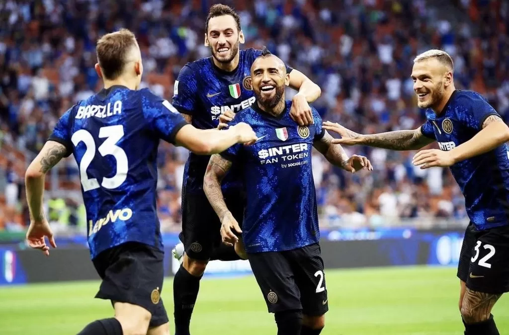 El campeón Inter debuta goleando en la Serie A