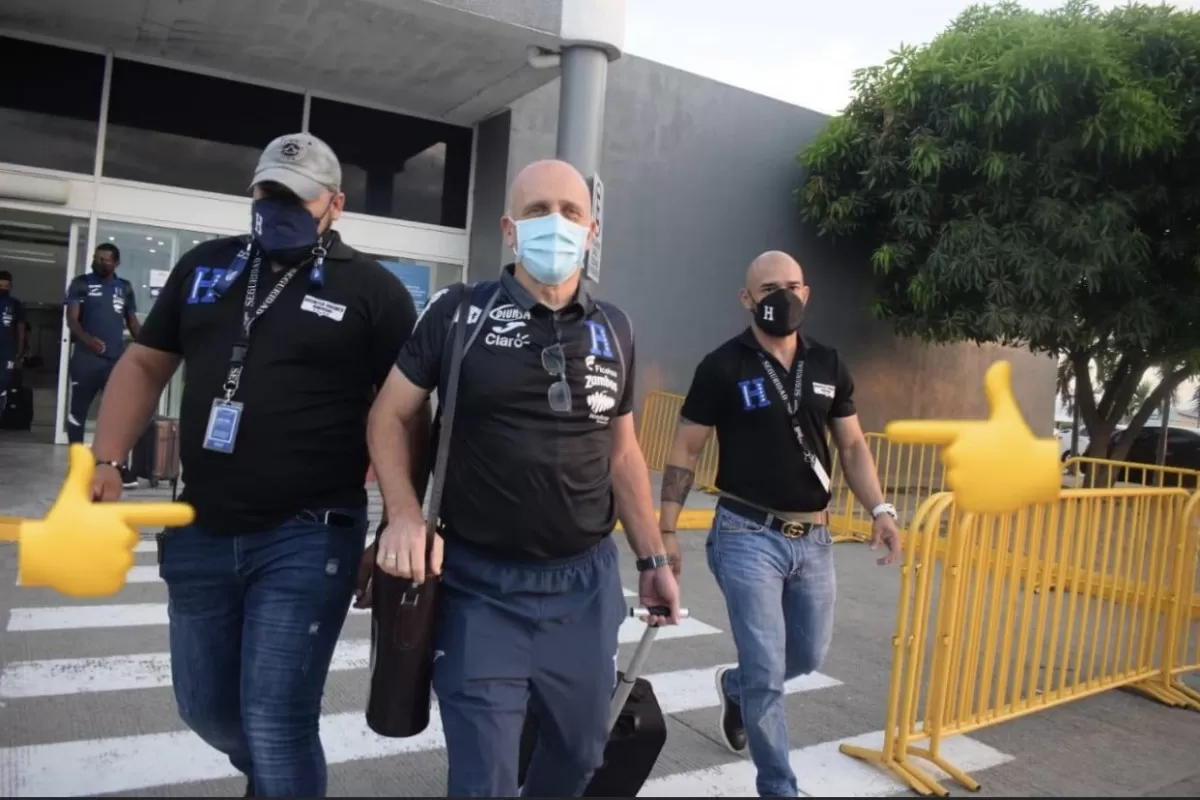 Callada y con seguridad privada llegó Honduras