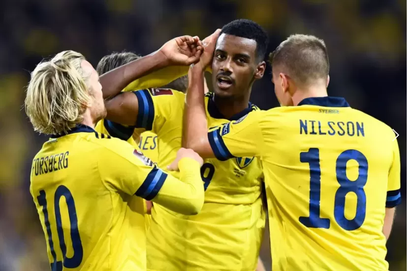 Suecia logra una goleada reparadora contra Kosovo
