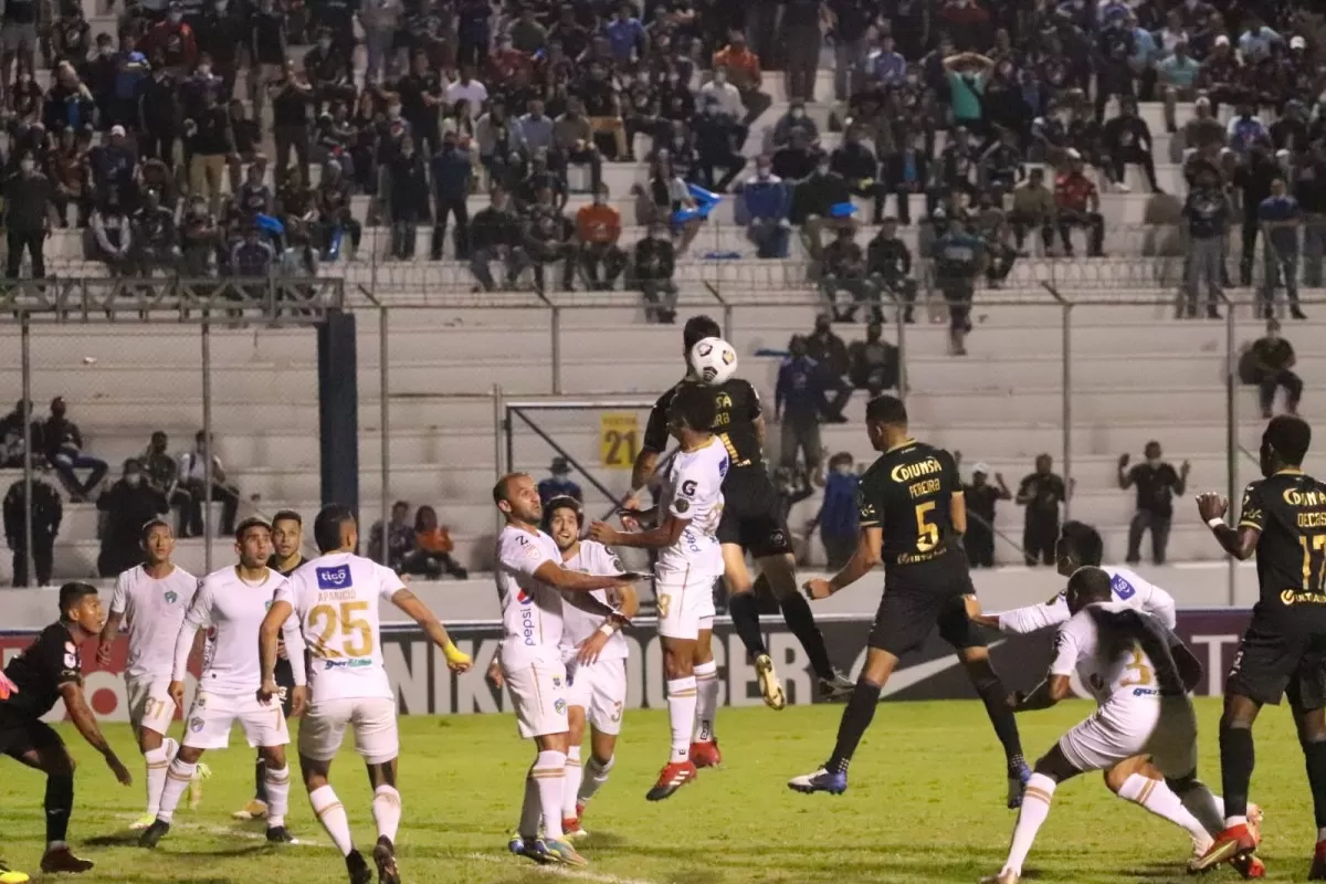 Comunicaciones vence a Motagua en la Final de Concacaf