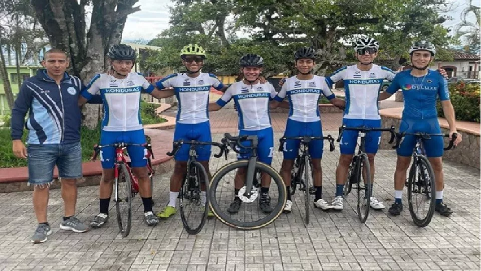Ciclistas hondureños se preparan para la Vuelta a Costa Rica Junior