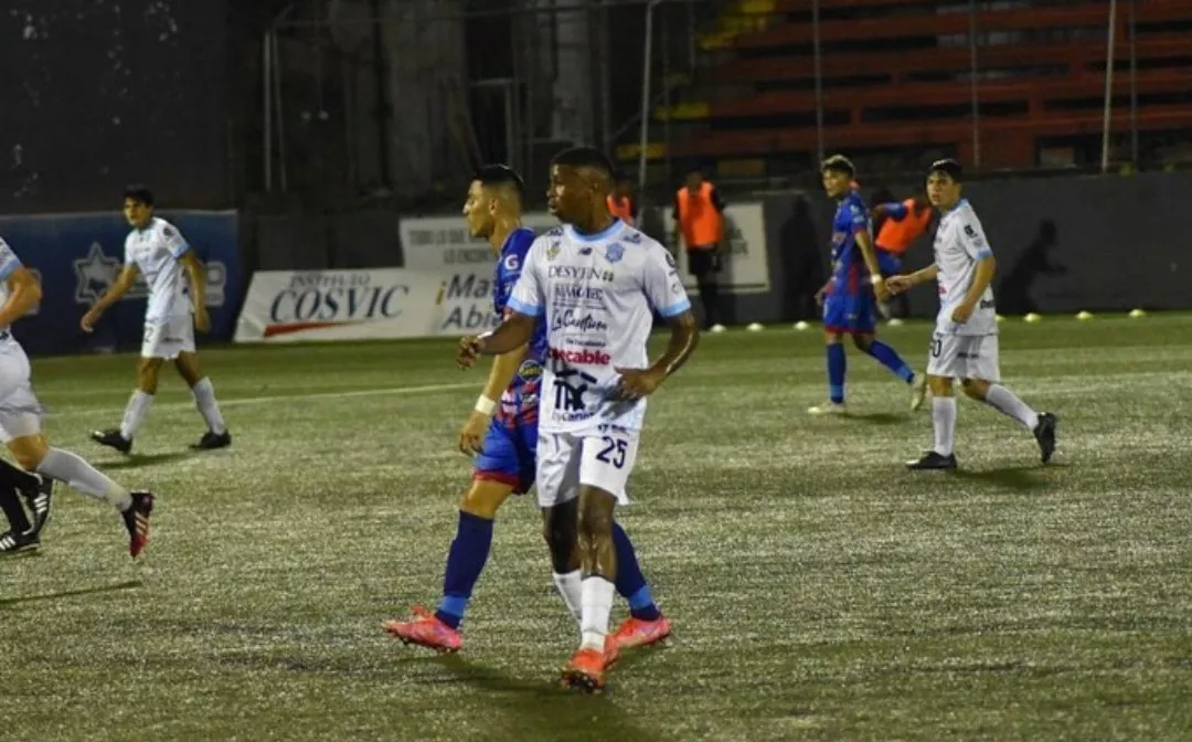 Delantero hondureño de 18 años sería nuevo jugador del Cartaginés