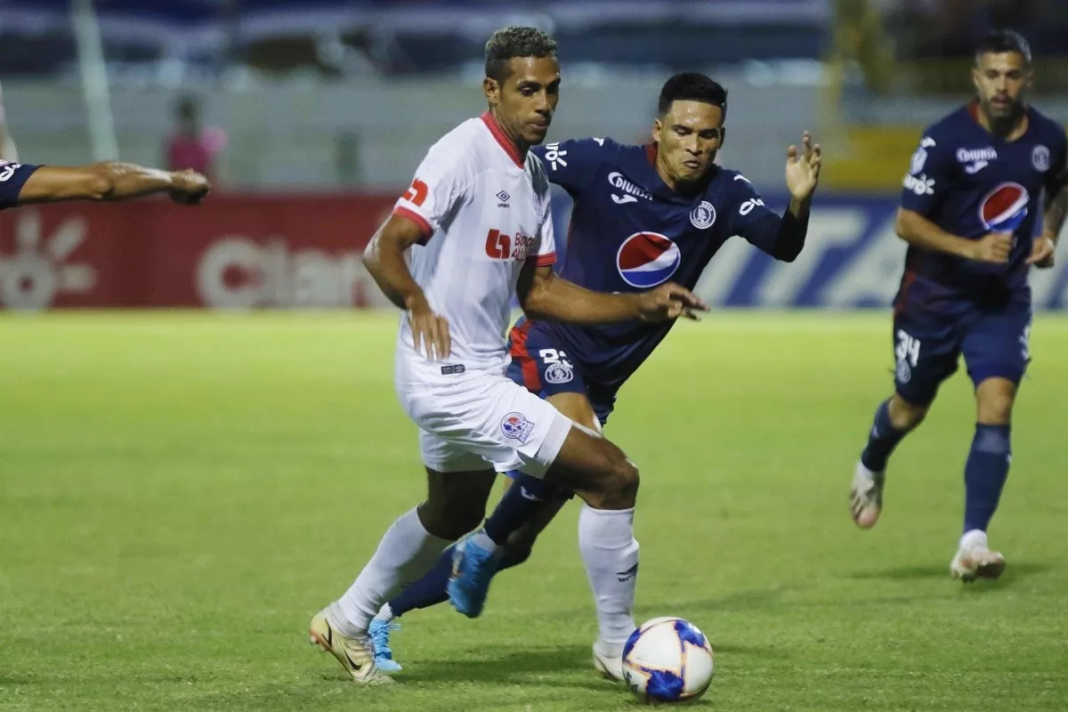 Motagua y Olimpia se enfrentan en el clásico por la Concacaf