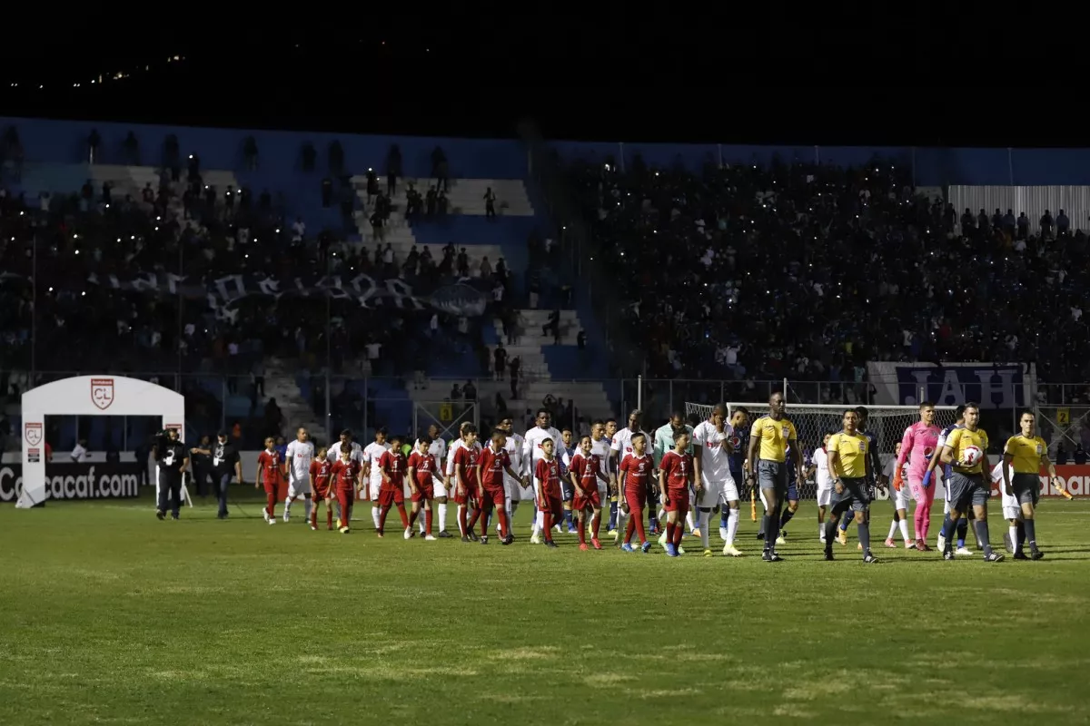 Cinco hondureños en el 11 ideal de las semifinales de la Liga de la Concacaf