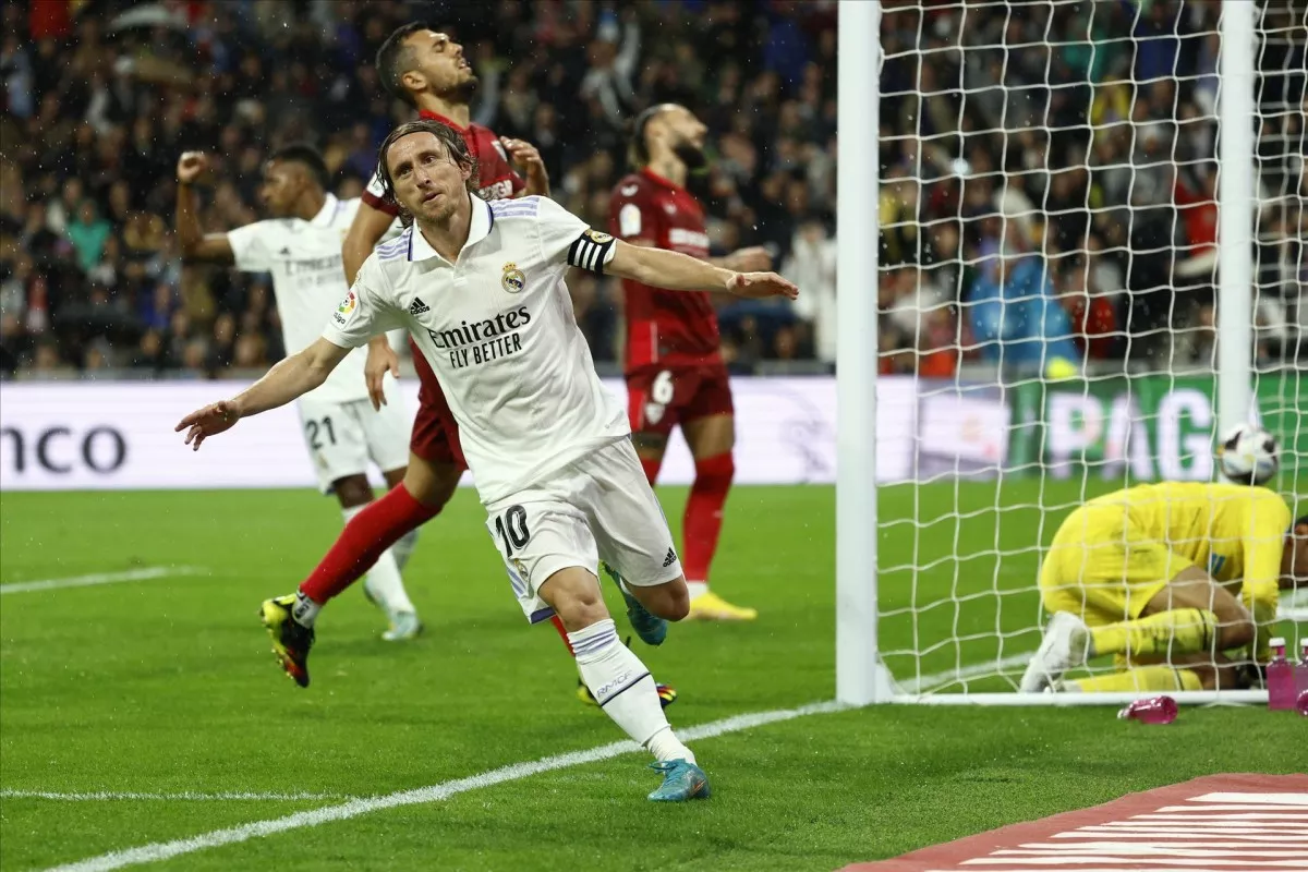 Modric llega a 450 juego con el Real Madrid y 300 triunfos