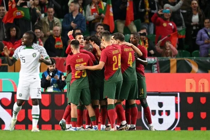 Portugal golea a Nigeria