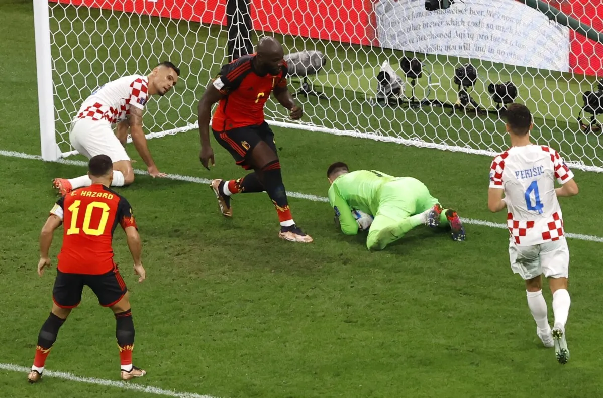 Bélgica queda eliminado gracias a un Lukaku errático