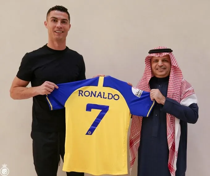 Cristiano Ronaldo firmó por el Al Nassr saudí por 200 millones de Euros