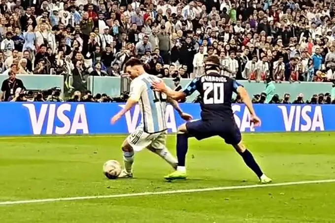 VIDEO: Una genialidad de Messi dio a Argentina el tercer gol