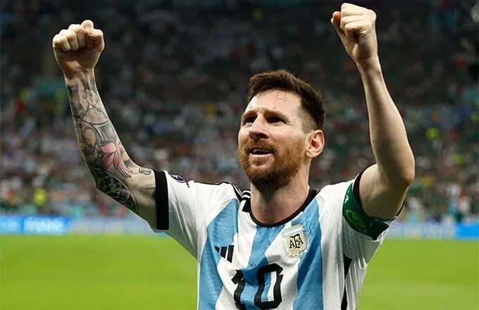 Camiseta autografiada de Messi recauda 59 mil dólares en subasta benéfica