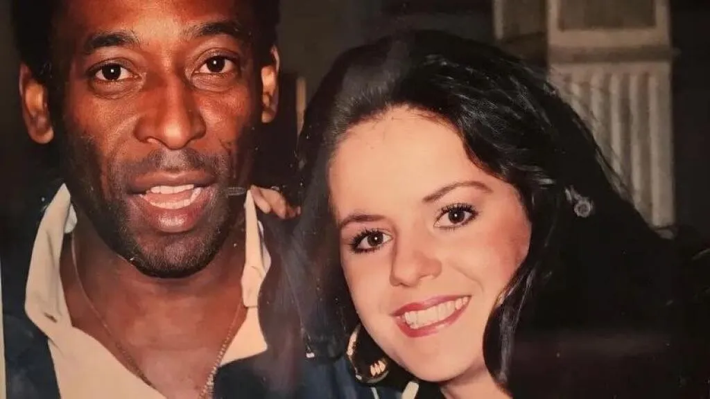 Cantante de Pandora revela aventura con Pelé