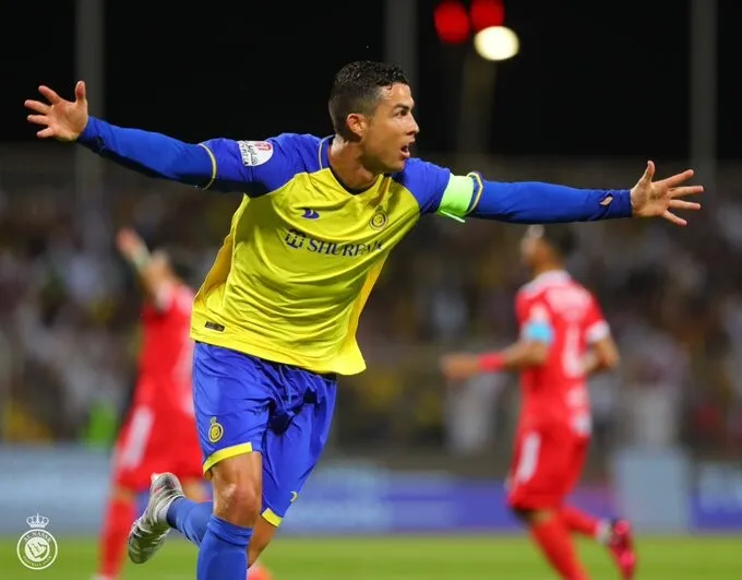 Cristiano Ronaldo se despecha con cuatro goles en liga árabe