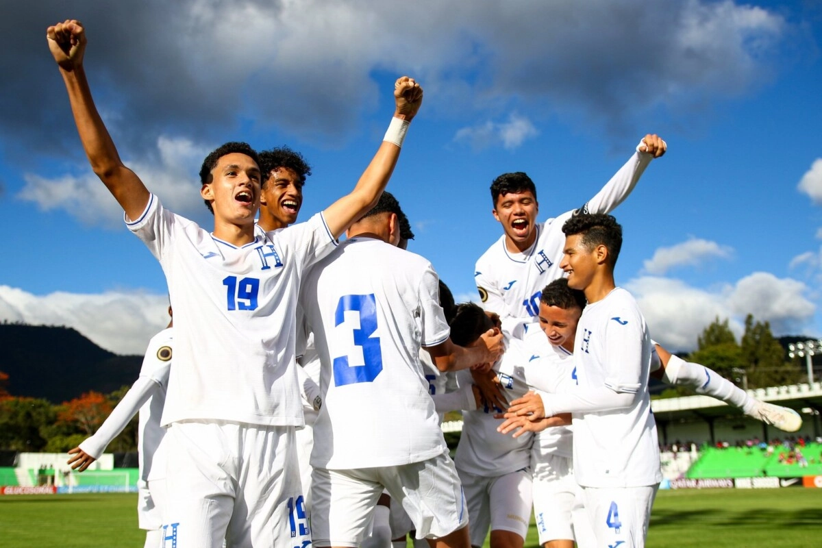 Honduras se juega el pase al Mundial de Perú