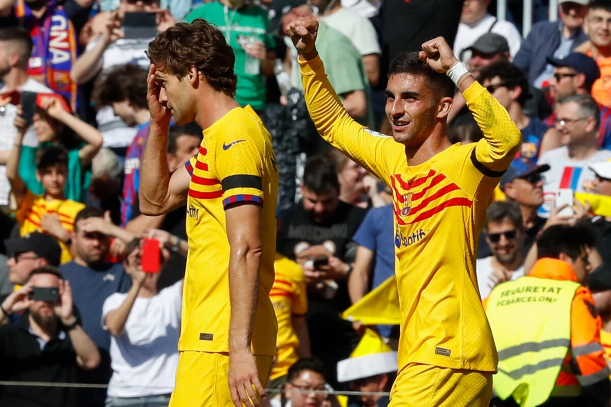 1-0. Ferran Torres y Ter Stegen le dan media Liga al Barça