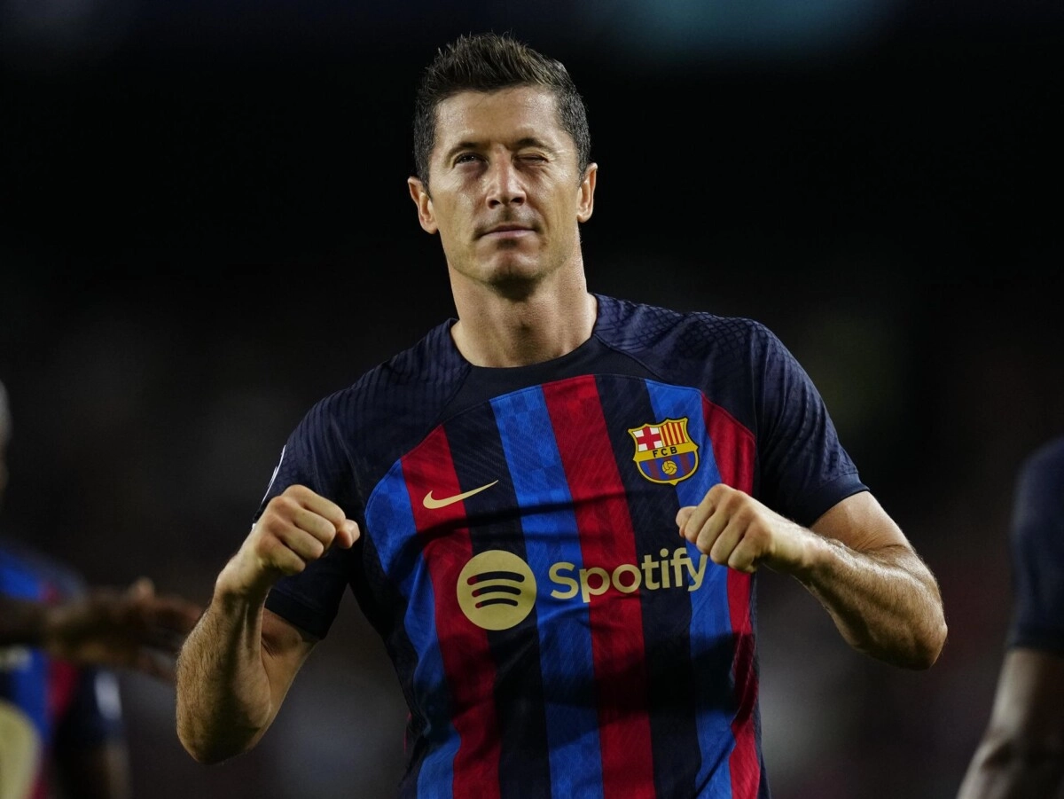 Lewandowski: «Espero jugar con Messi la próxima temporada»