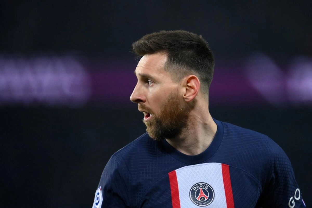 Lyon vence al Paris Saint Germain y vuelve a silbar a Messi