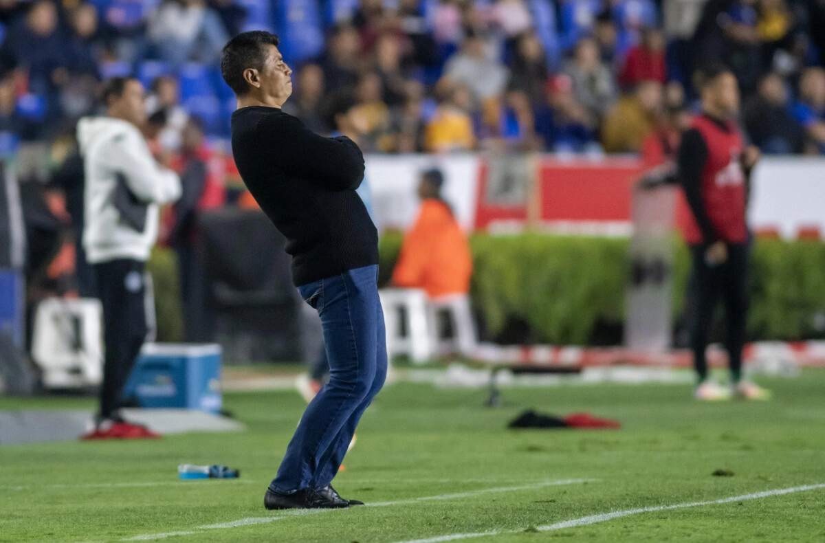 Los Tigres despiden por malos resultados al entrenador Marco Antonio Ruiz