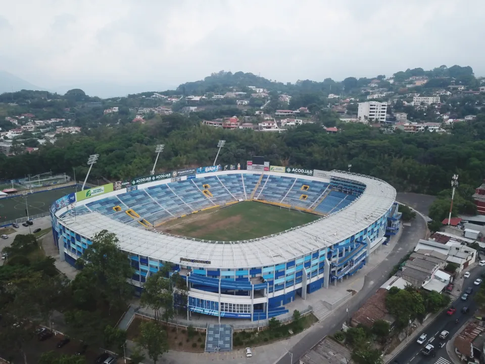 Allanan Oficinas Del Alianza Y De Estadio Por Muerte De 12 Aficionados En El Salvador