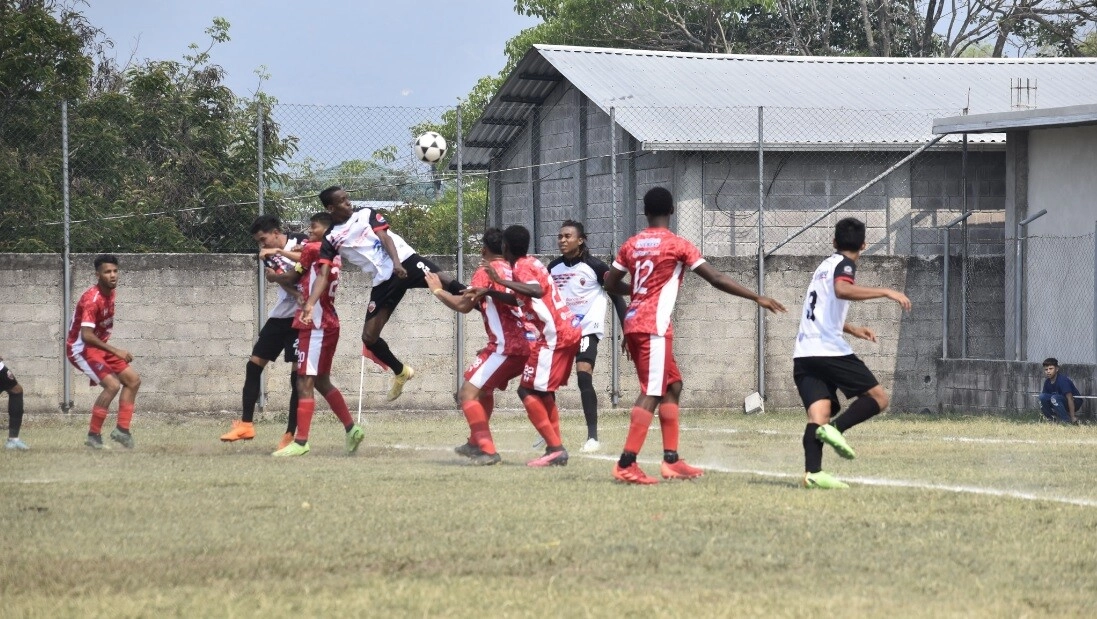 Deportes Savio, un histórico del fútbol de Honduras, desciende a Tercera División