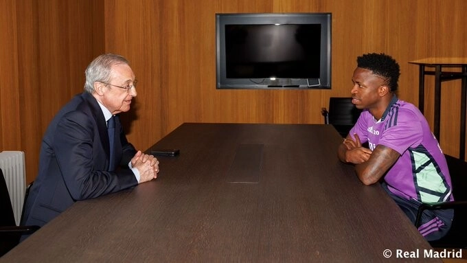 Florentino Pérez se reúne con Vinicius para mostrarle su apoyo