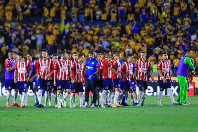 Las Chivas firman un empate en casa de Tigres en la ida de la final de México