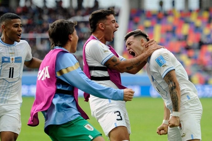 Uruguay avanza y Ecuador se despide del Mundial