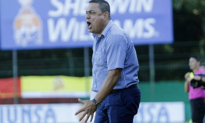 Jhon Jairo López es el nuevo técnico de la Real Sociedad de Tocoa