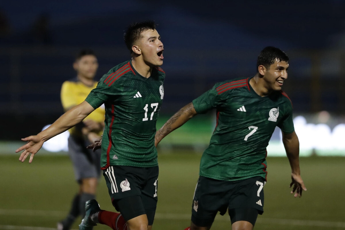 2-1. México vence sin despeinarse a Costa Rica en un partido poco vistoso