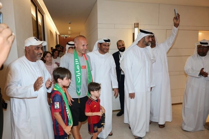 Andrés Iniesta Llega A Dubai Para Fichar Con El Emirates Club