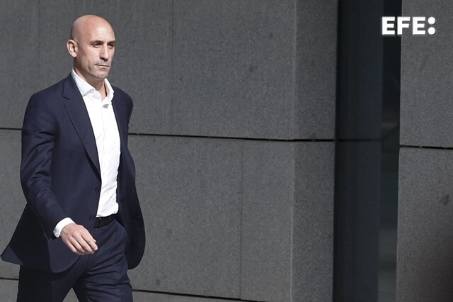 Luis Rubiales es suspendido por tres años de la FIFA y dice que apelará la decisión