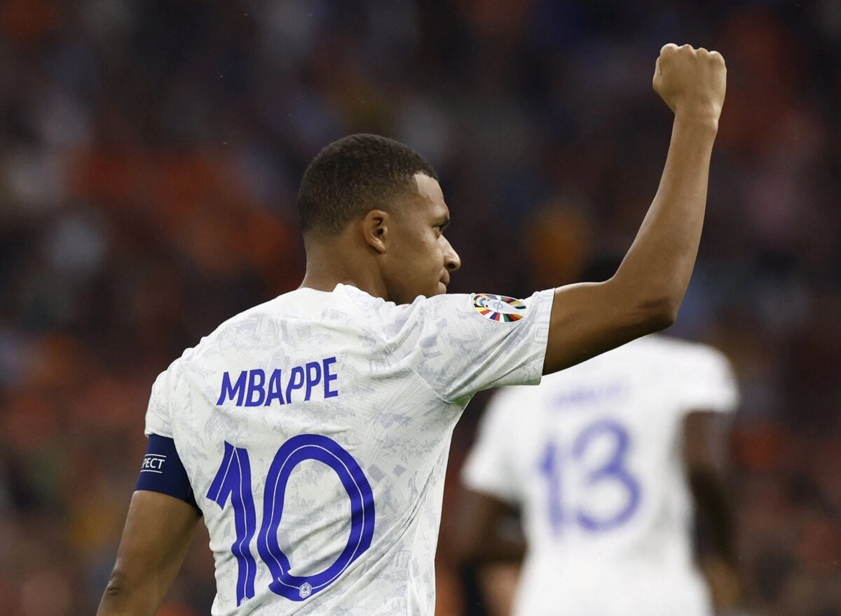 Mbappé manda a Francia a la Eurocopa, Bélgica también clasifica