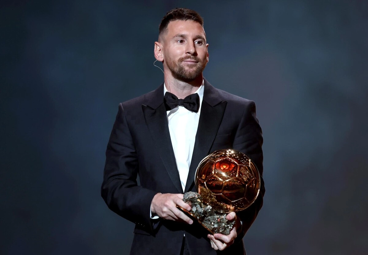 Messi culmina un edificio de oro con su octavo Balón
