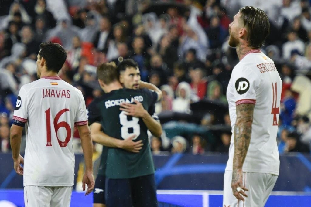 Sevilla cae, Nápoles y Real Sociedad triunfan… Resultados en la jornada de la Champions