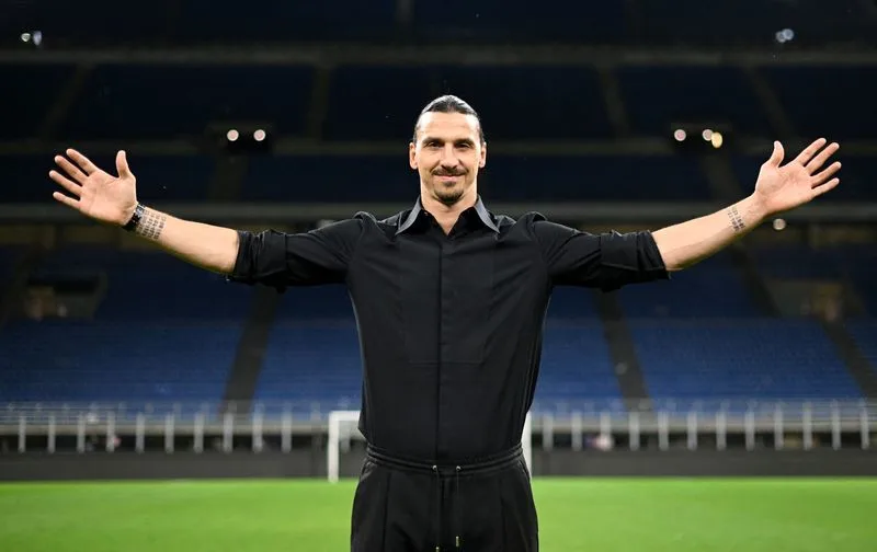Zlatan vuelve al Milan, pero a un nuevo cargo