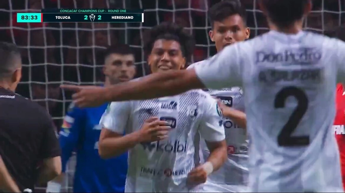 Herediano da un batacazo al eliminar al Toluca y un gol fue del hondureño Joshua Canales