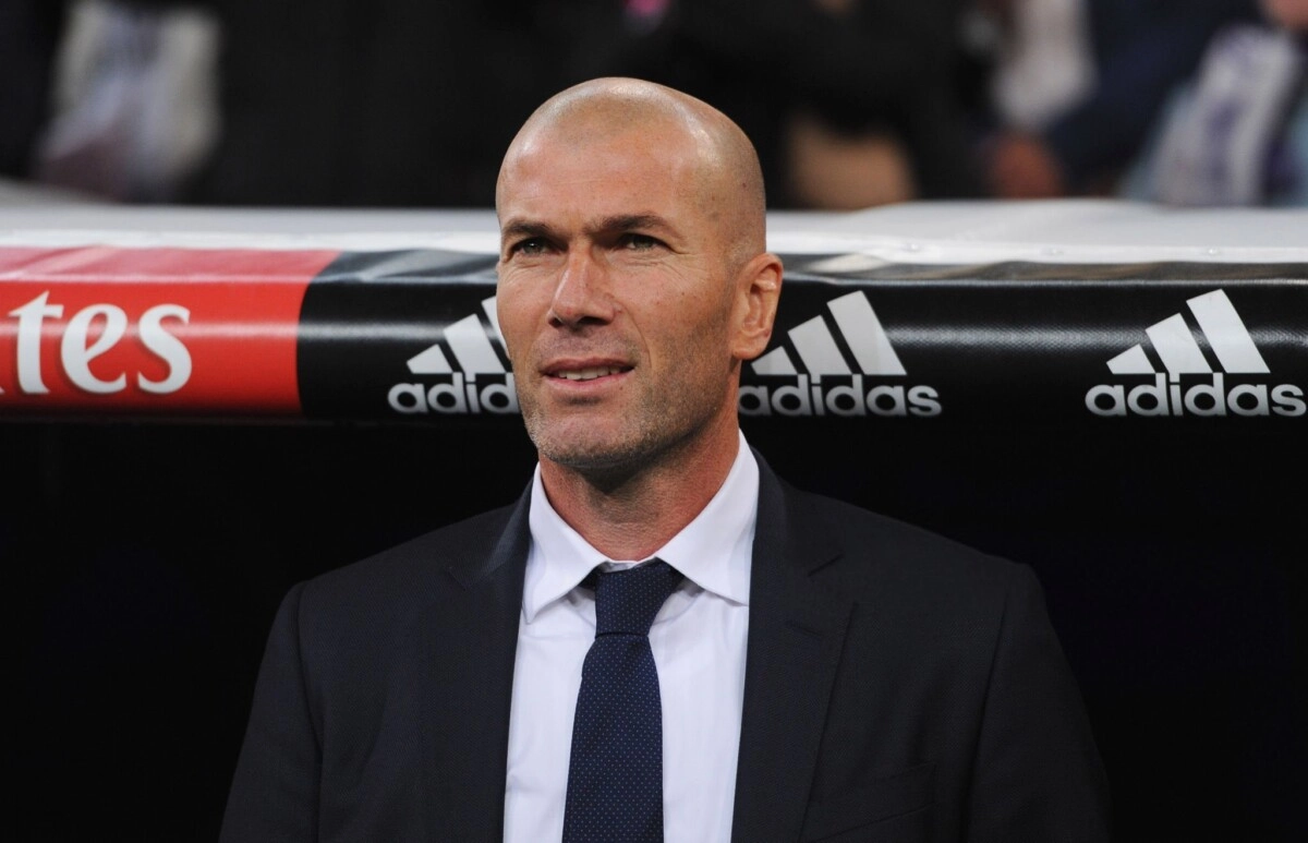 El regreso de Zidane a los banquillos cada vez más cerca