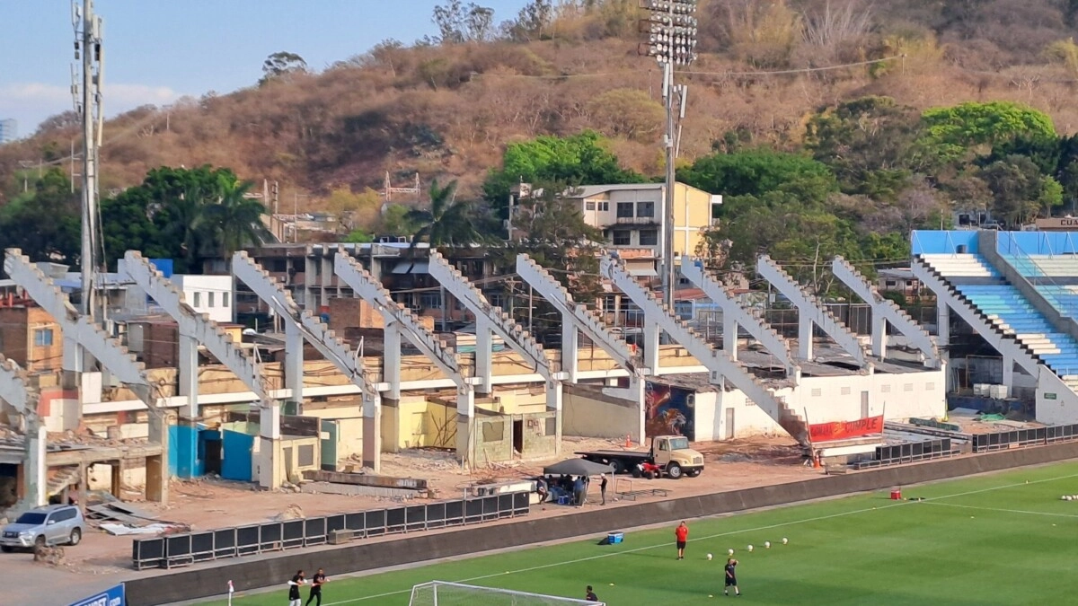 En un estadio Nacional sin una grada se jugará ante Cuba