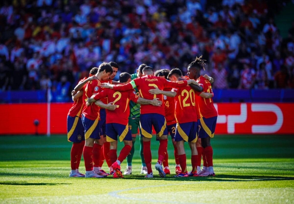 España gana con un contundente 3-0 a Croacia