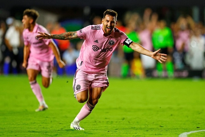 Una locura a LEO grande